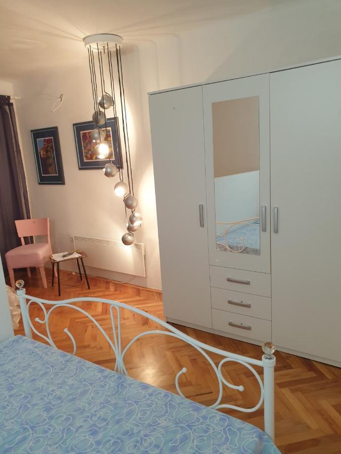 Apartman P-E Pula Exterior photo